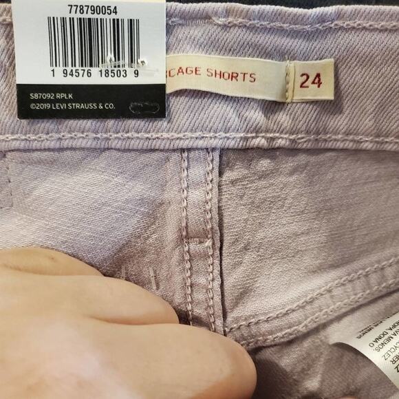 LEVI'S Ribcage Shorts raw‎ hem purple Lavendar size 30 90s vibe y2k new!! - Picture 6 of 8